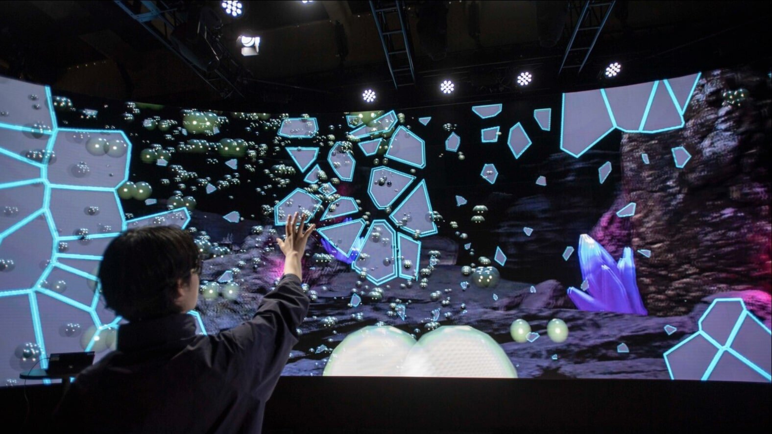 3DLEDディスプレイシステム「Immersive LED System」と、マーカレスモーションキャプチャ「AR51」の組み合わせで切り開く、没入型コンテンツの新境地